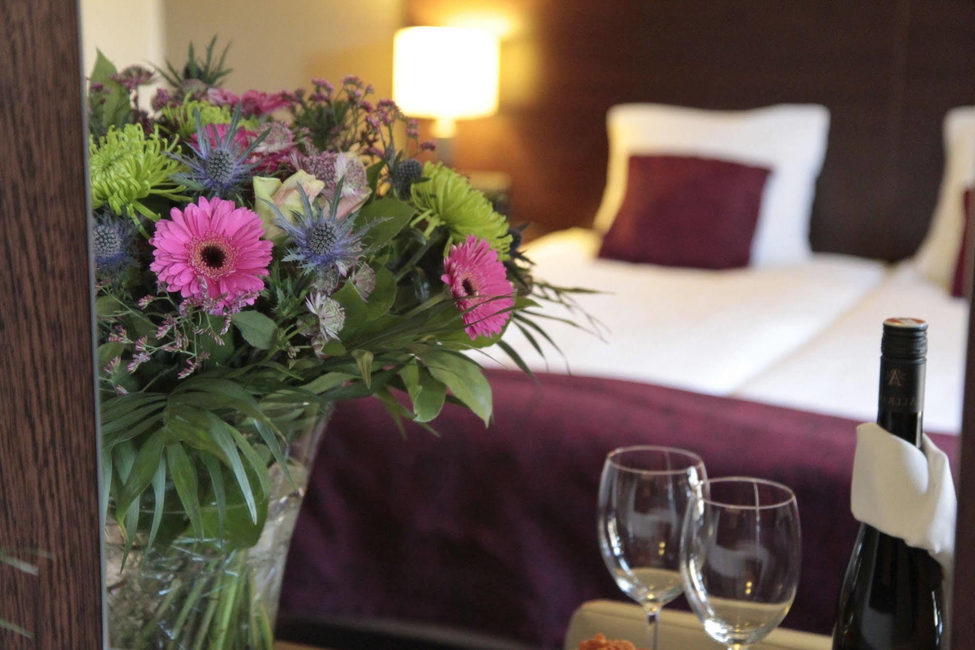 Hotel Арсен Екстериор снимка